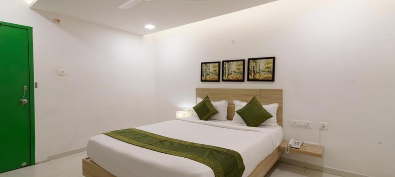 The Perch Hotel Visakhapatnam Buitenkant foto