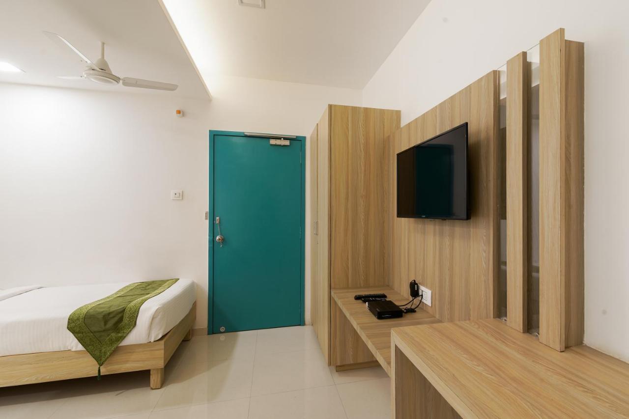 The Perch Hotel Visakhapatnam Buitenkant foto