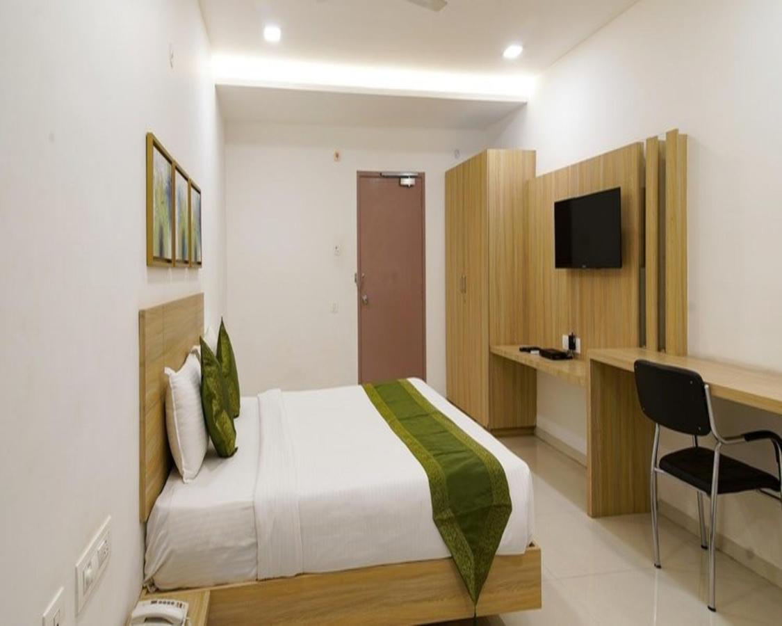 The Perch Hotel Visakhapatnam Buitenkant foto